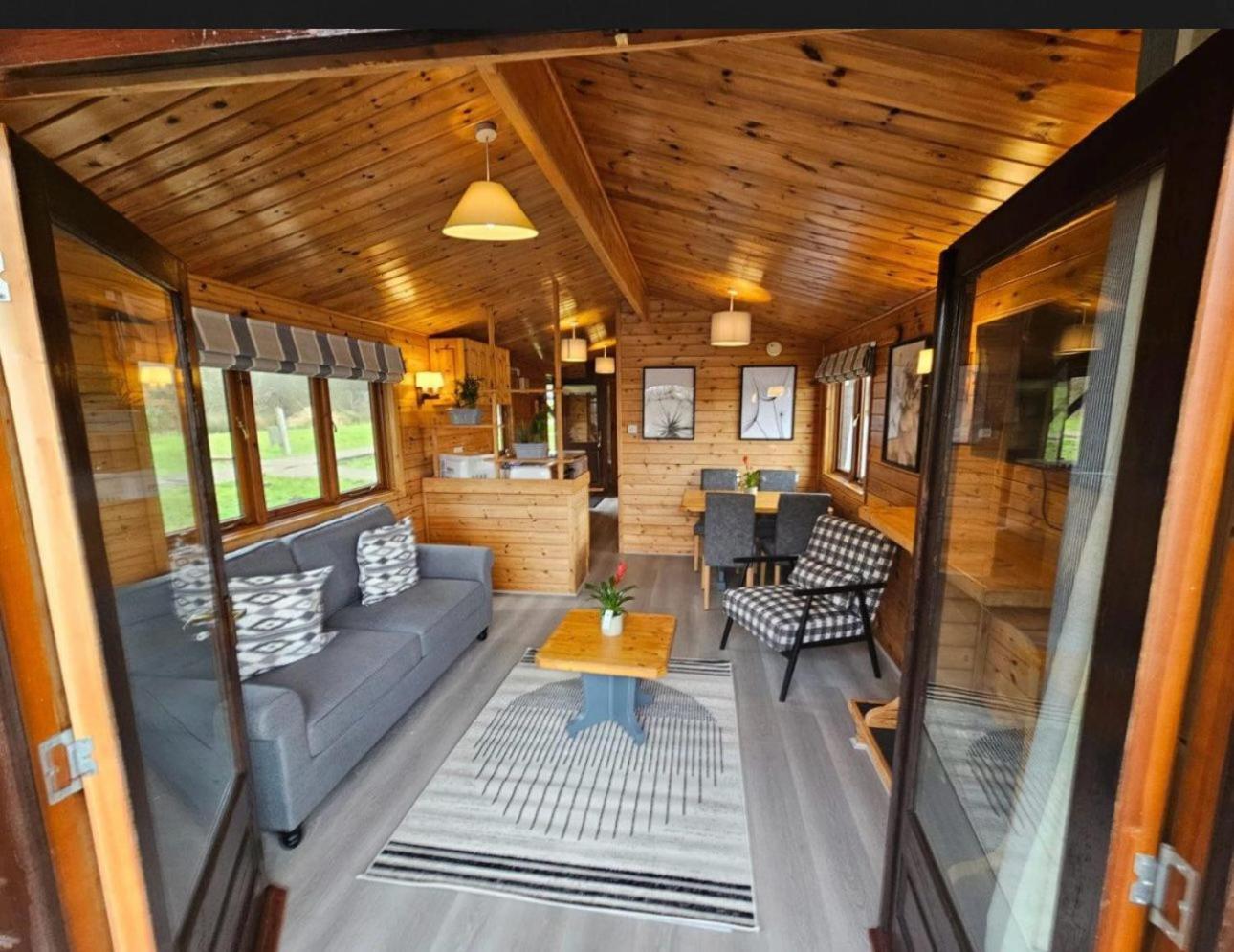 Hickling Broads Lodge Houseboat Stalham Extérieur photo